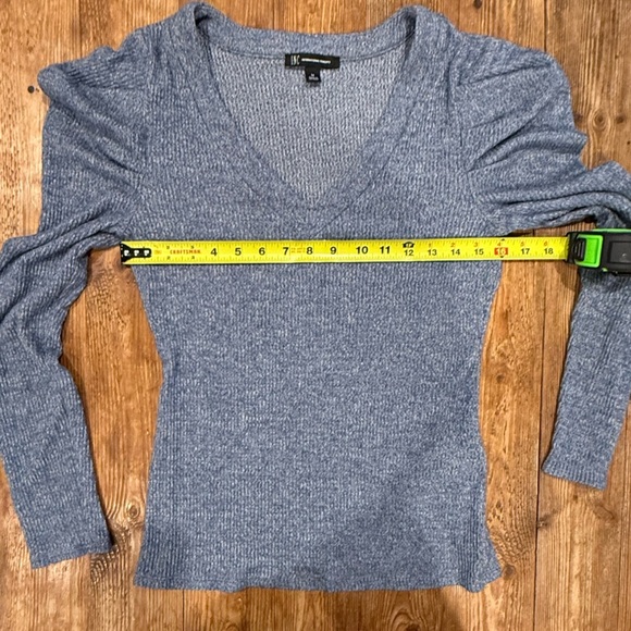 Inc International Concept V-Neck Puff-Sleeve Knit Top Rayon Blend Blue EUC Sz: M - Picture 9 of 10